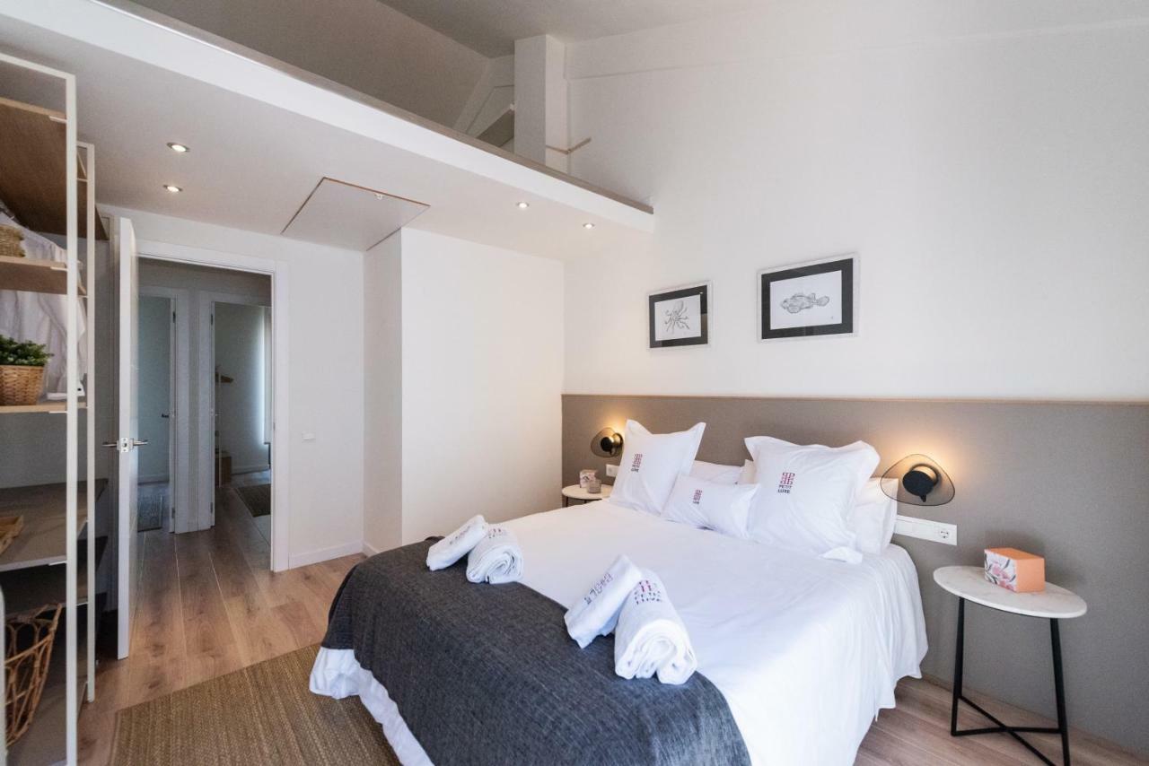 Petit Luxe Tobella Esquerra Appartement Terrassa Buitenkant foto